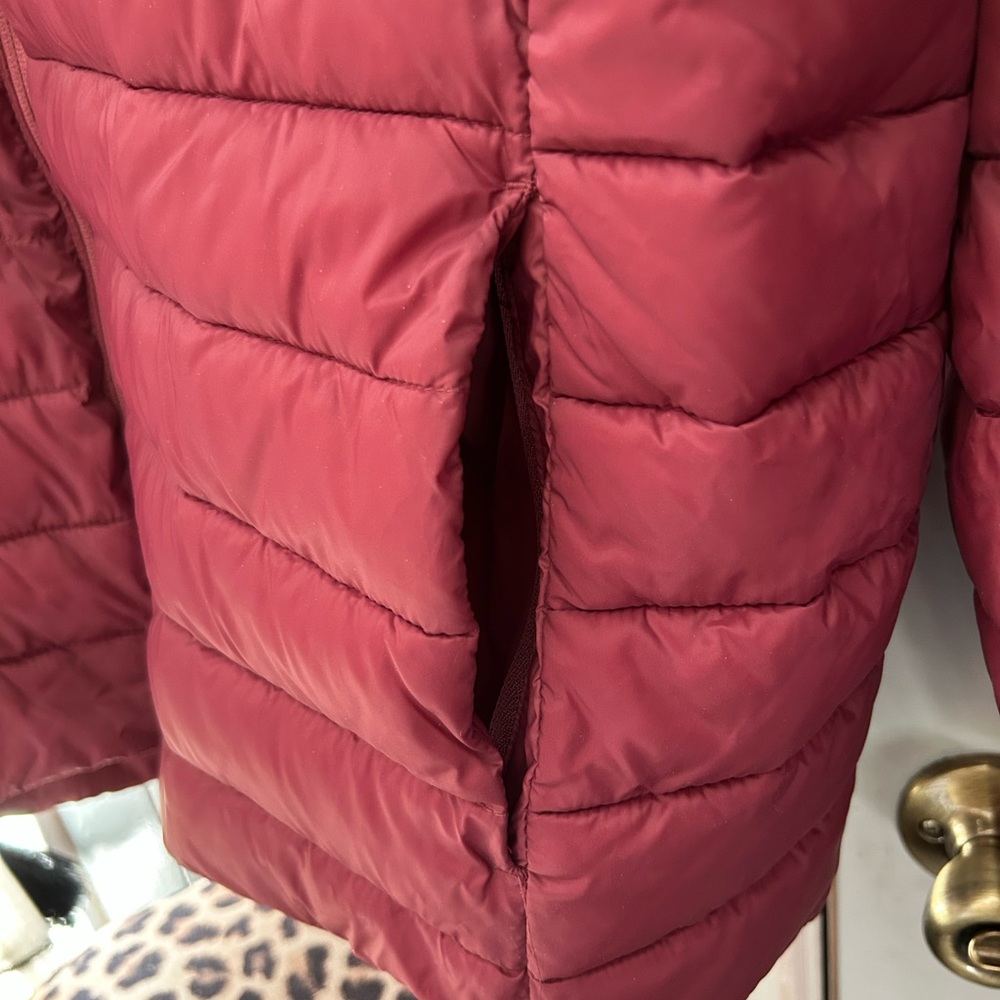 Old Navy Active Burgundy Hooded Puffer Jacket - Picture 4 of 7